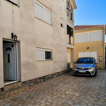 Apartmani Franovic 티바트 외부 사진