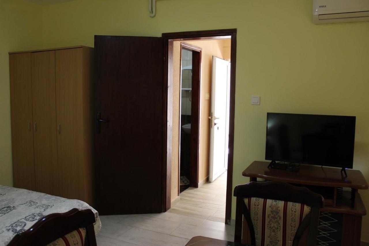 Apartmani Franovic 티바트 외부 사진