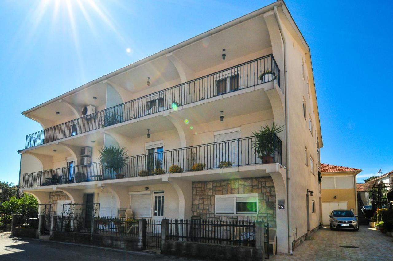 Apartmani Franovic 티바트 외부 사진